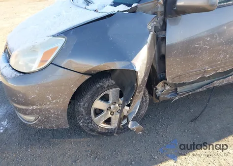 2004 Toyota Sienna Xle z USA, uszkodzony, nr VIN 5TDZA22C94S145869